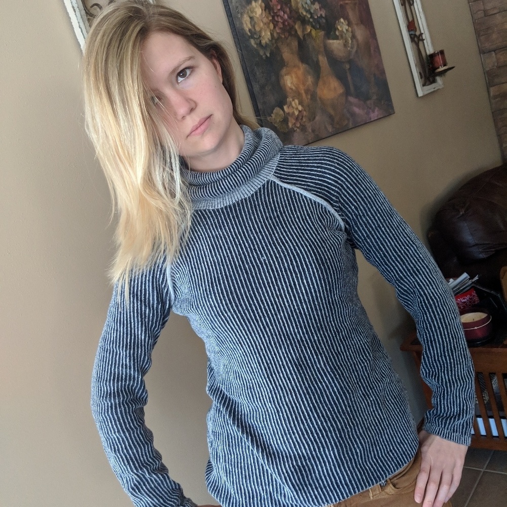 Abercrombie and Fitch Sweater